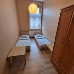 Tanie Spanie Przy Targach Poznanskich - Zameldowanie Bezobslugowe-