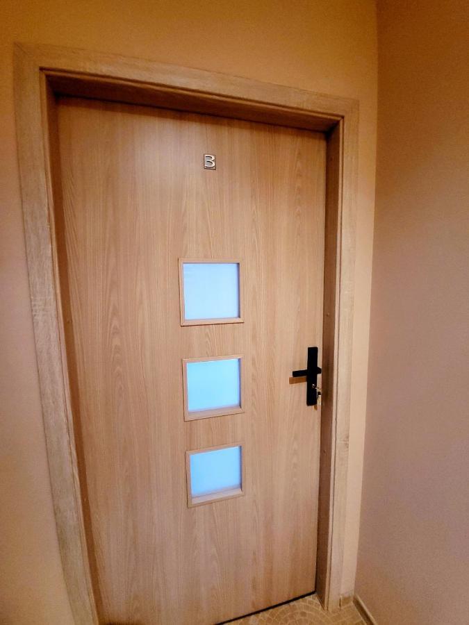 Tanie Spanie Przy Targach Poznanskich - Zameldowanie Bezobslugowe- Privatunterkunft